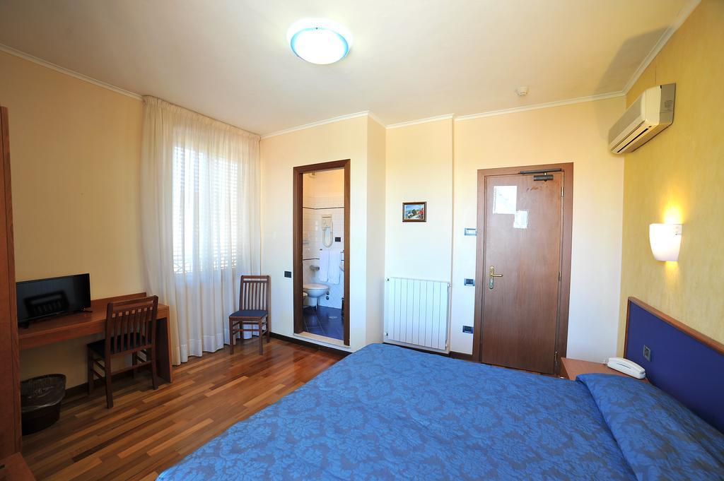 Hotel Nazionale Bolsena Esterno foto